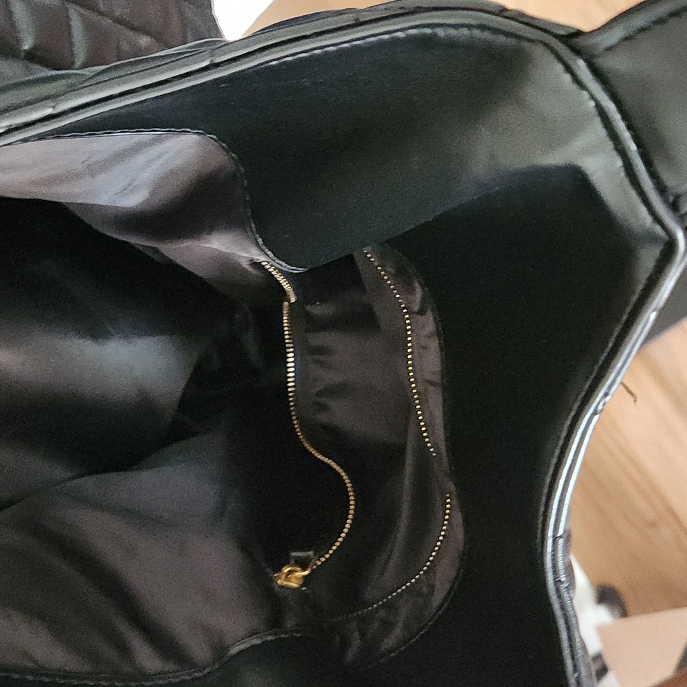 Yves Saint Laurent Black Quilted Tote with Gold Logo - Picture 4 of 6